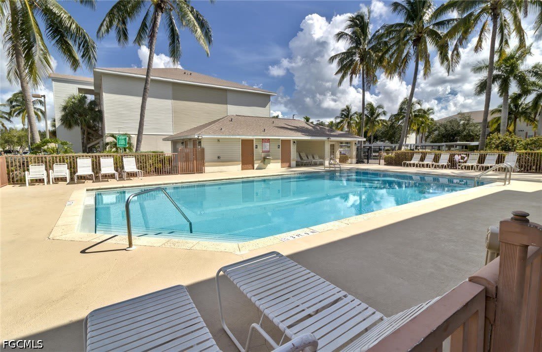 1775 Four Mile Cove Parkway – photo 1