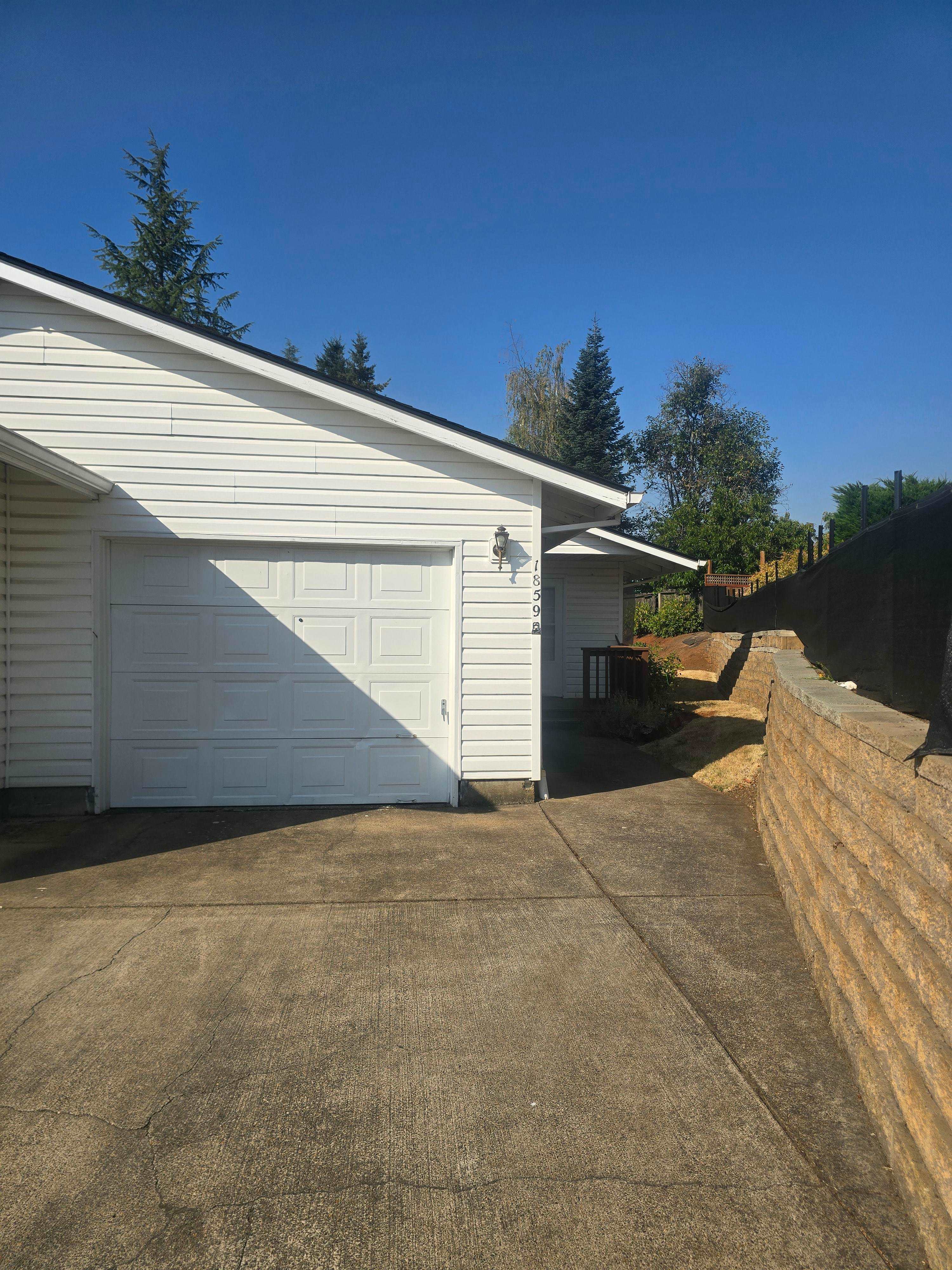 1859 Skyline Ct S – photo 1