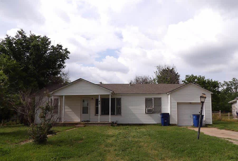 85 E. Sycamore Avenue – photo 1 of 6