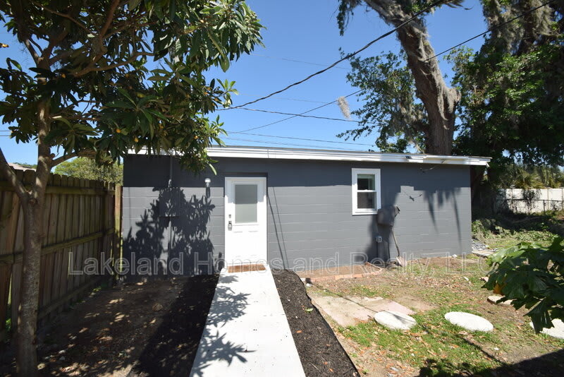 527 Garden Drive North – photo 1 of 15