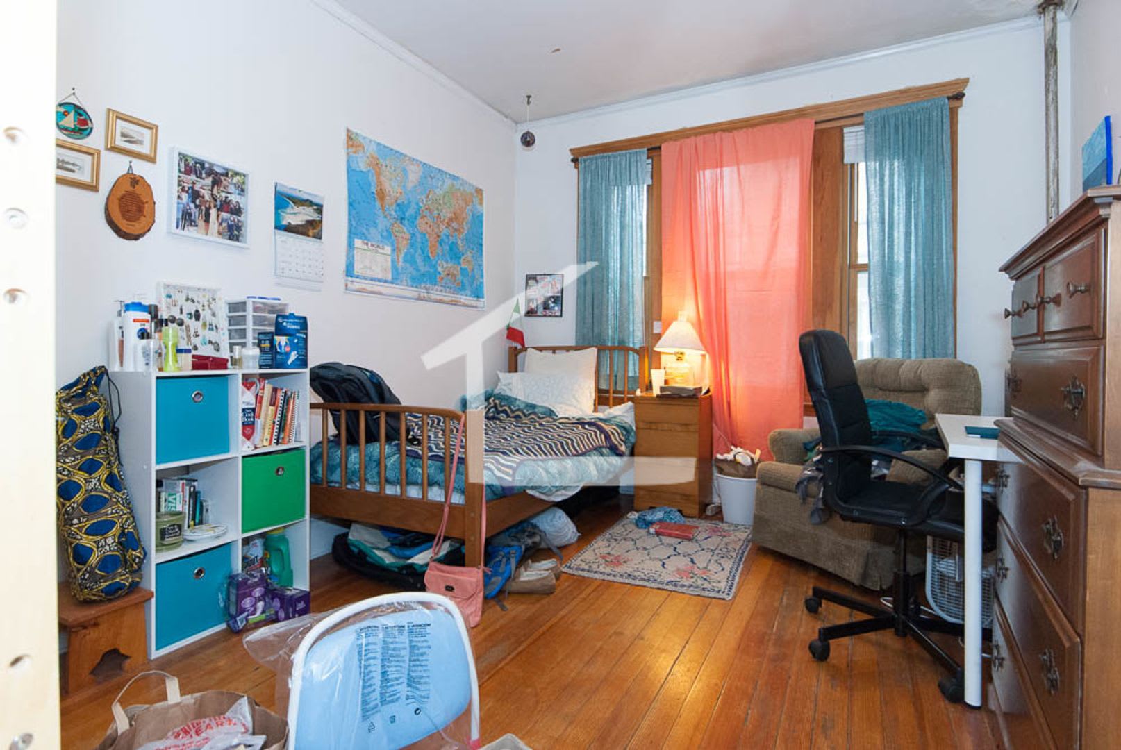 Charming 5 Bedroom-No Broker Fee – photo 1