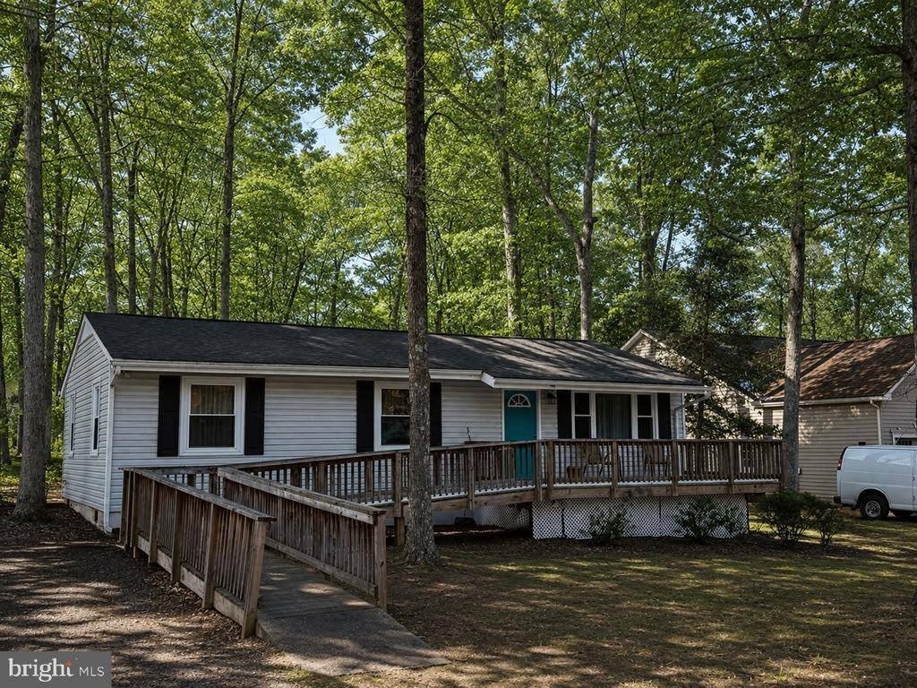 1238 Lakeview Parkway – photo 1 of 11