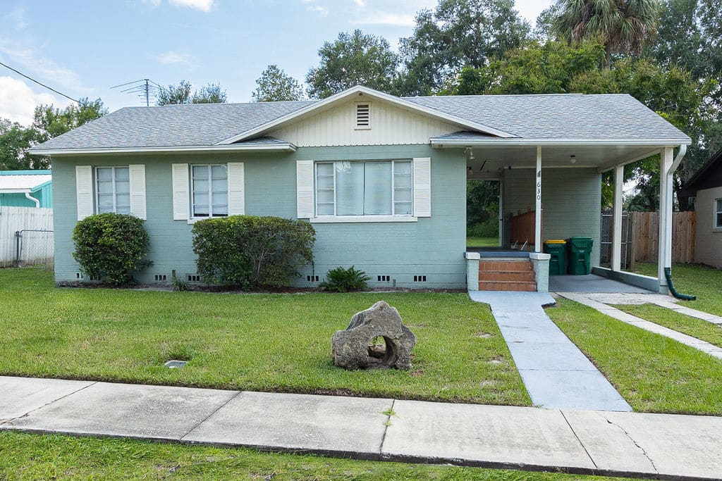 630 E Indiana Ave – photo 1