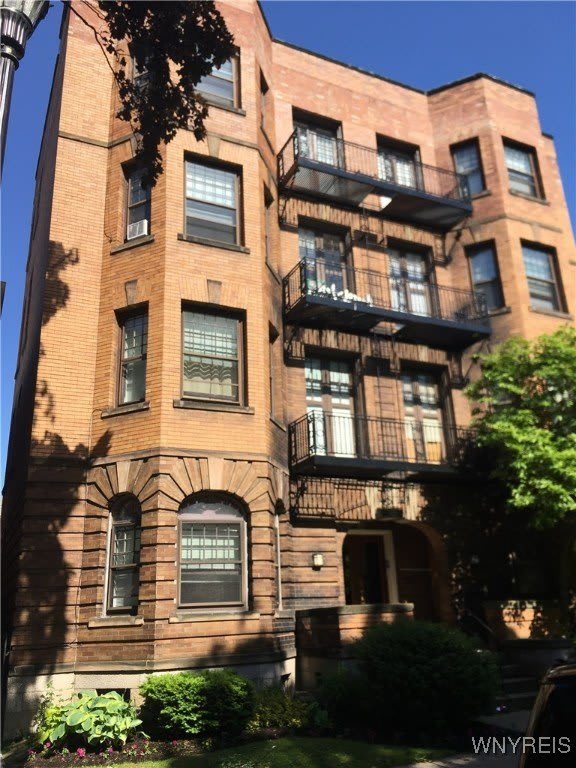 44 N Pearl Street – photo 1