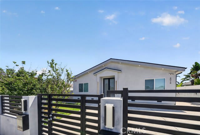 8018 Shadyglade Avenue – photo 1