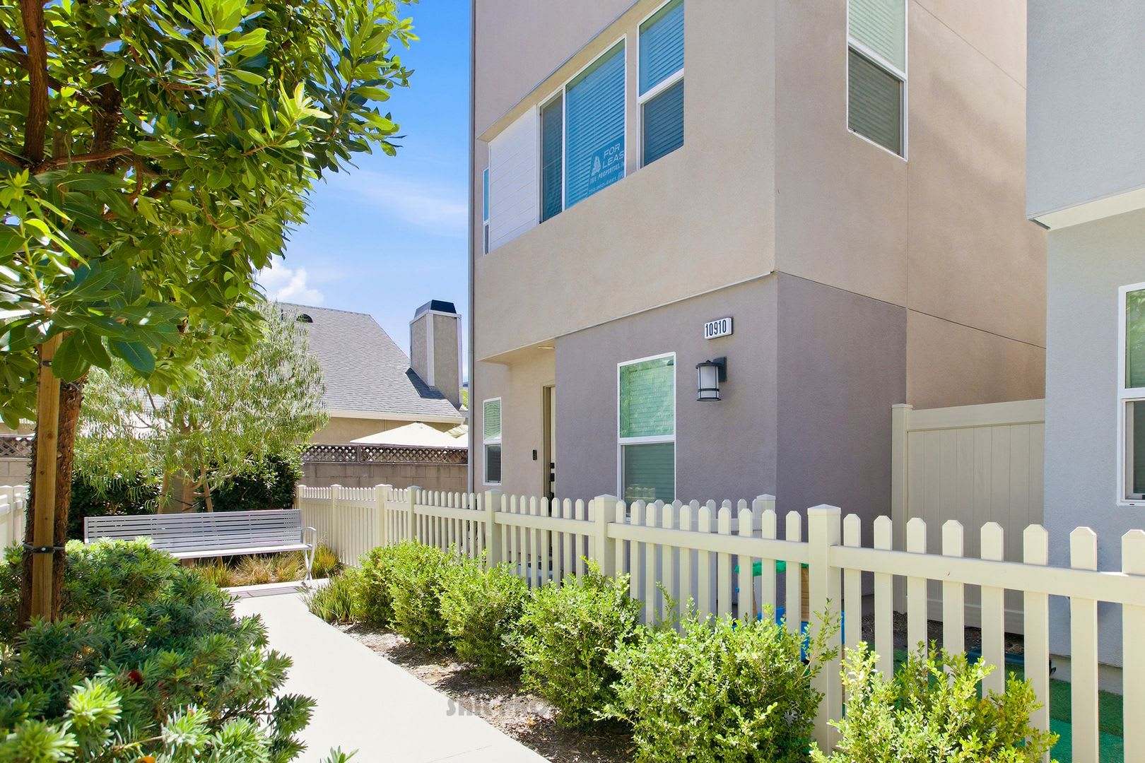 3-Bed, 2.5-Bath Home in Great Stanton Community! – photo 1 of 19