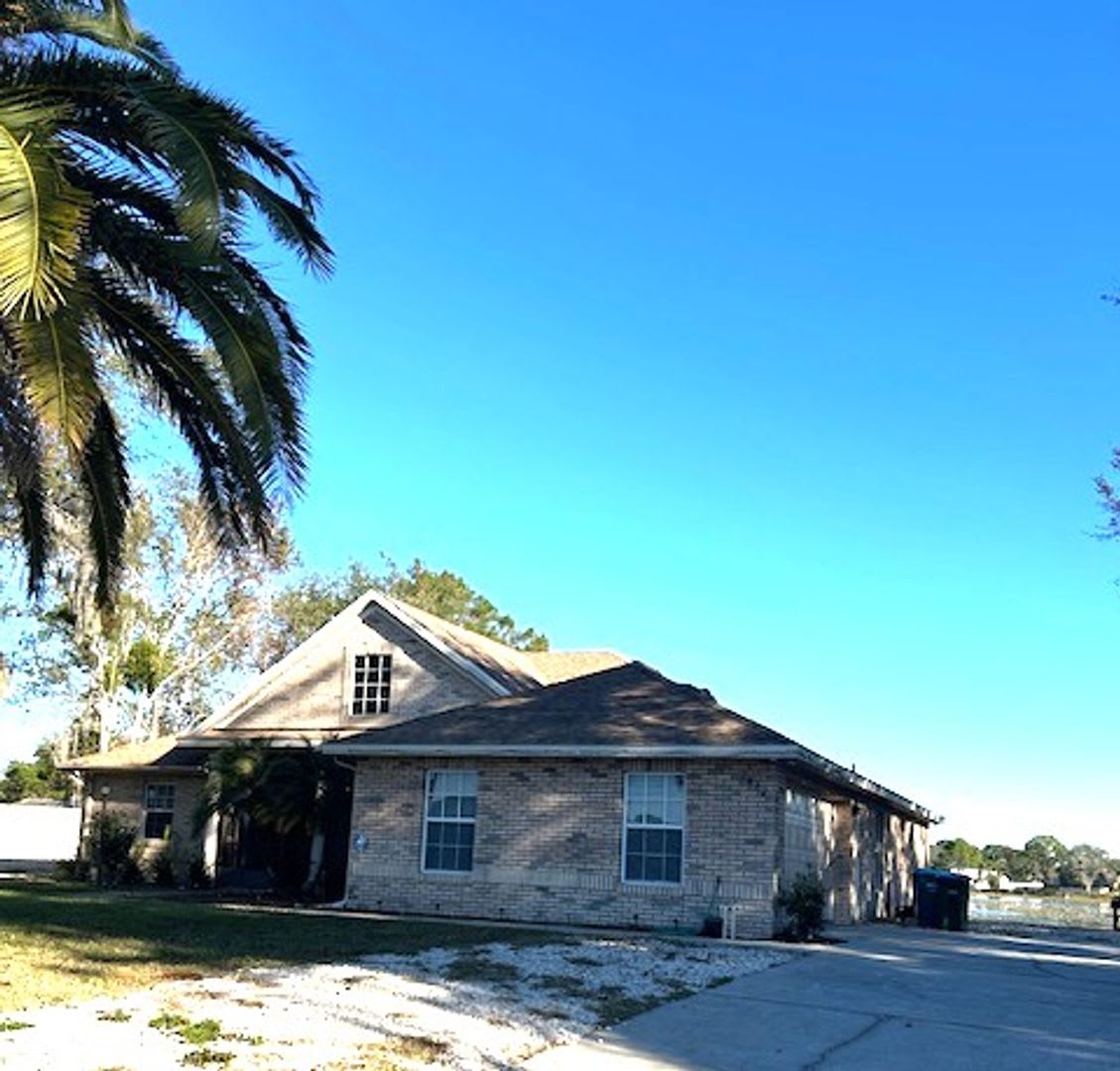 3 bedroom, 2 bath home – photo 1