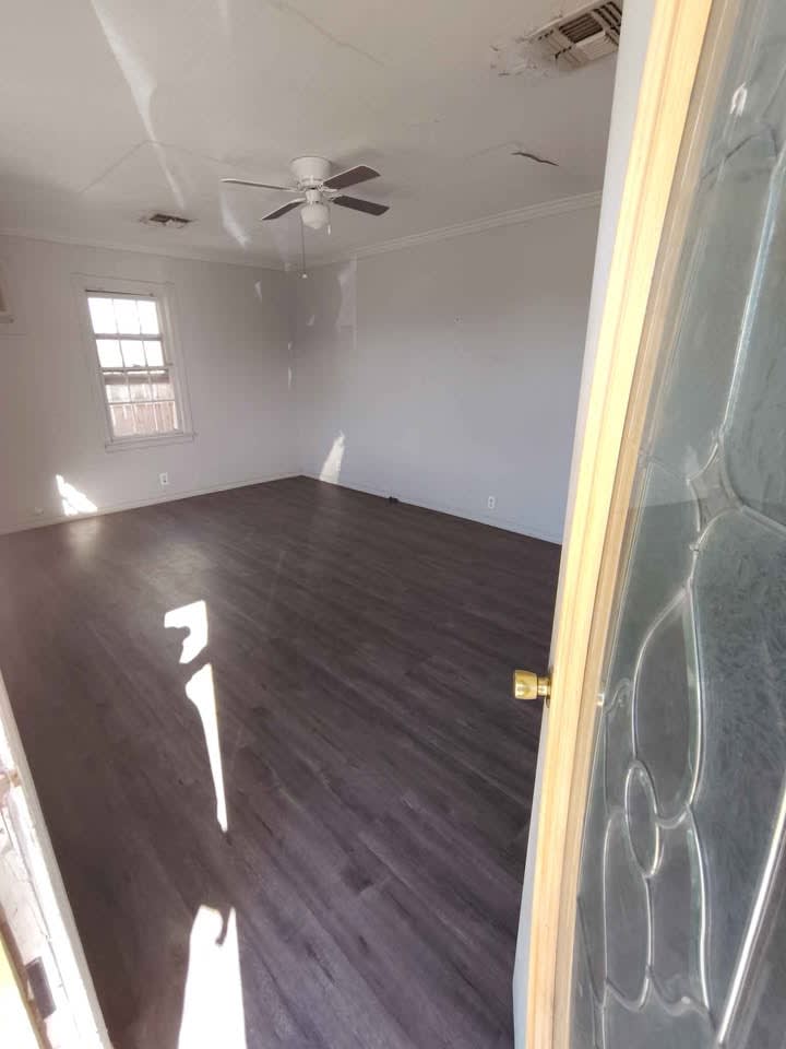 207 E. Chestnut Ave. – photo 1 of 7