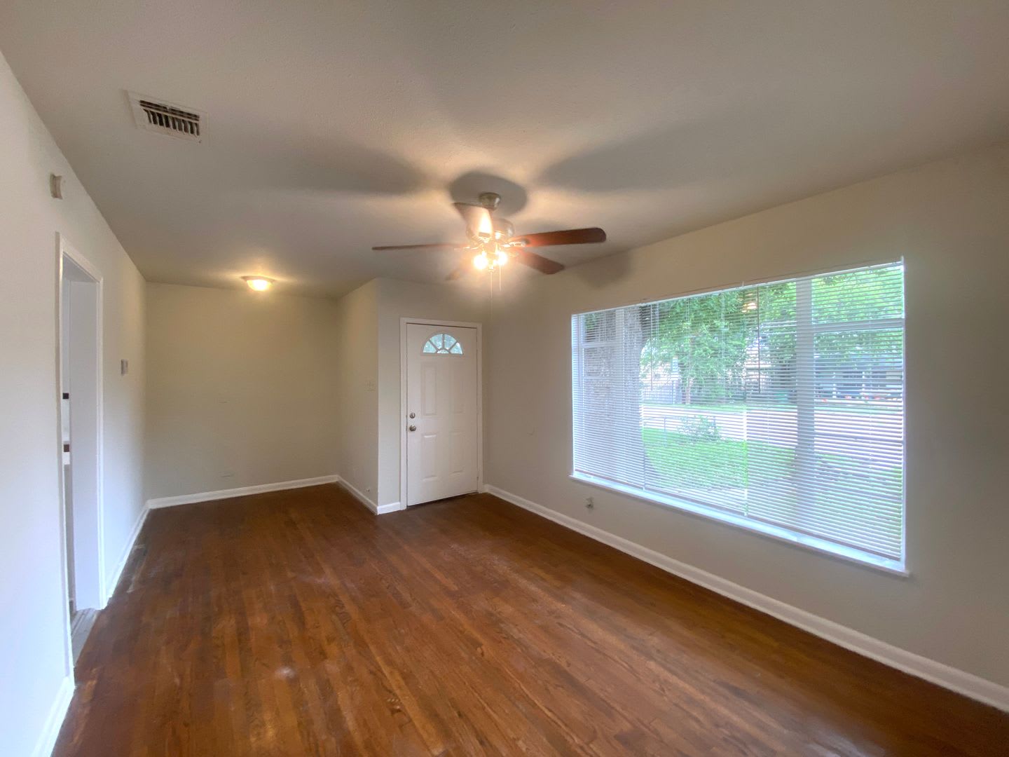 Newly Remodeled 3 bd – photo 1