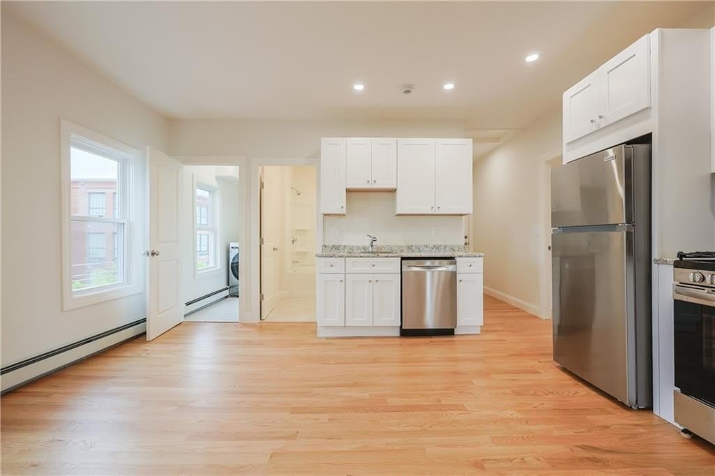 529 Wood St 4th floor – photo 1 of 13