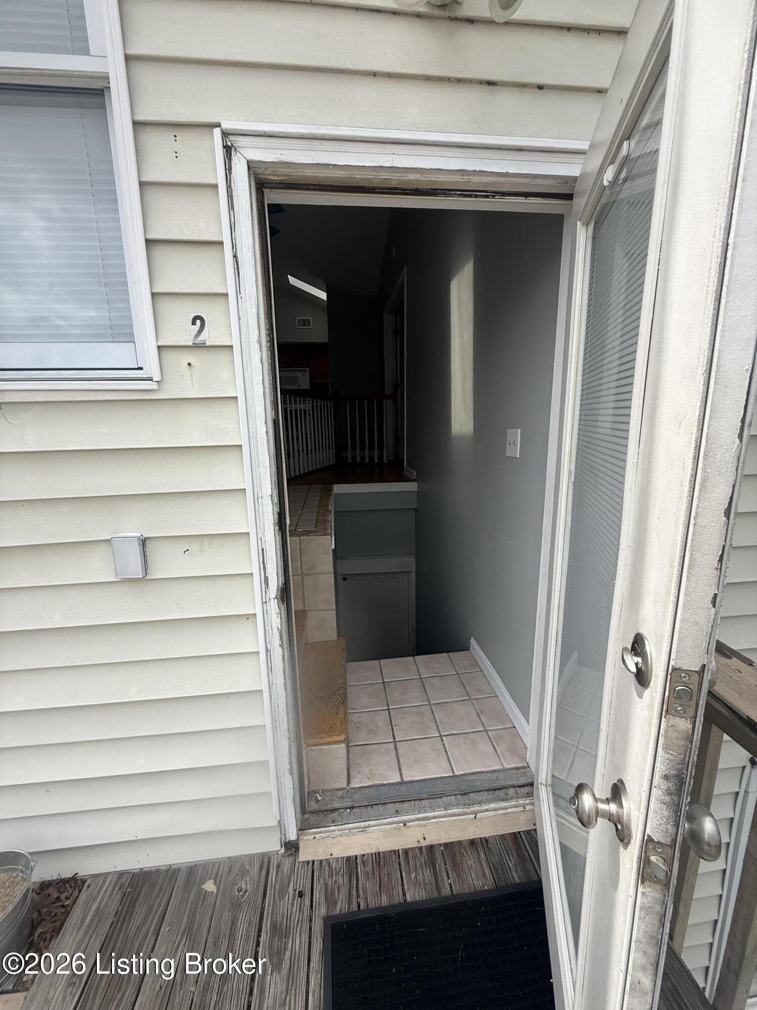 112 E Woodlawn Ave – photo 1