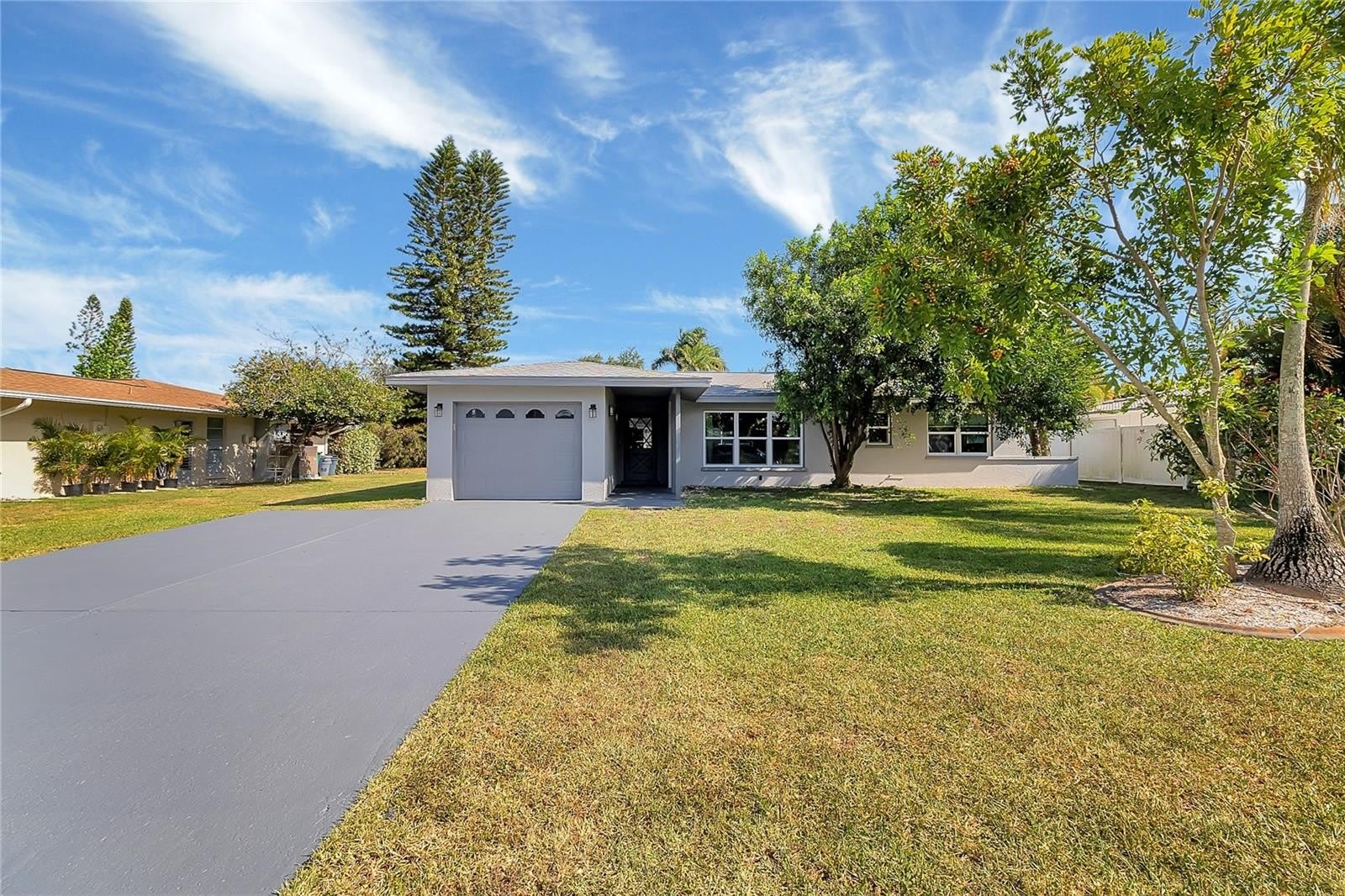 60 GOLFVIEW Road – photo 1