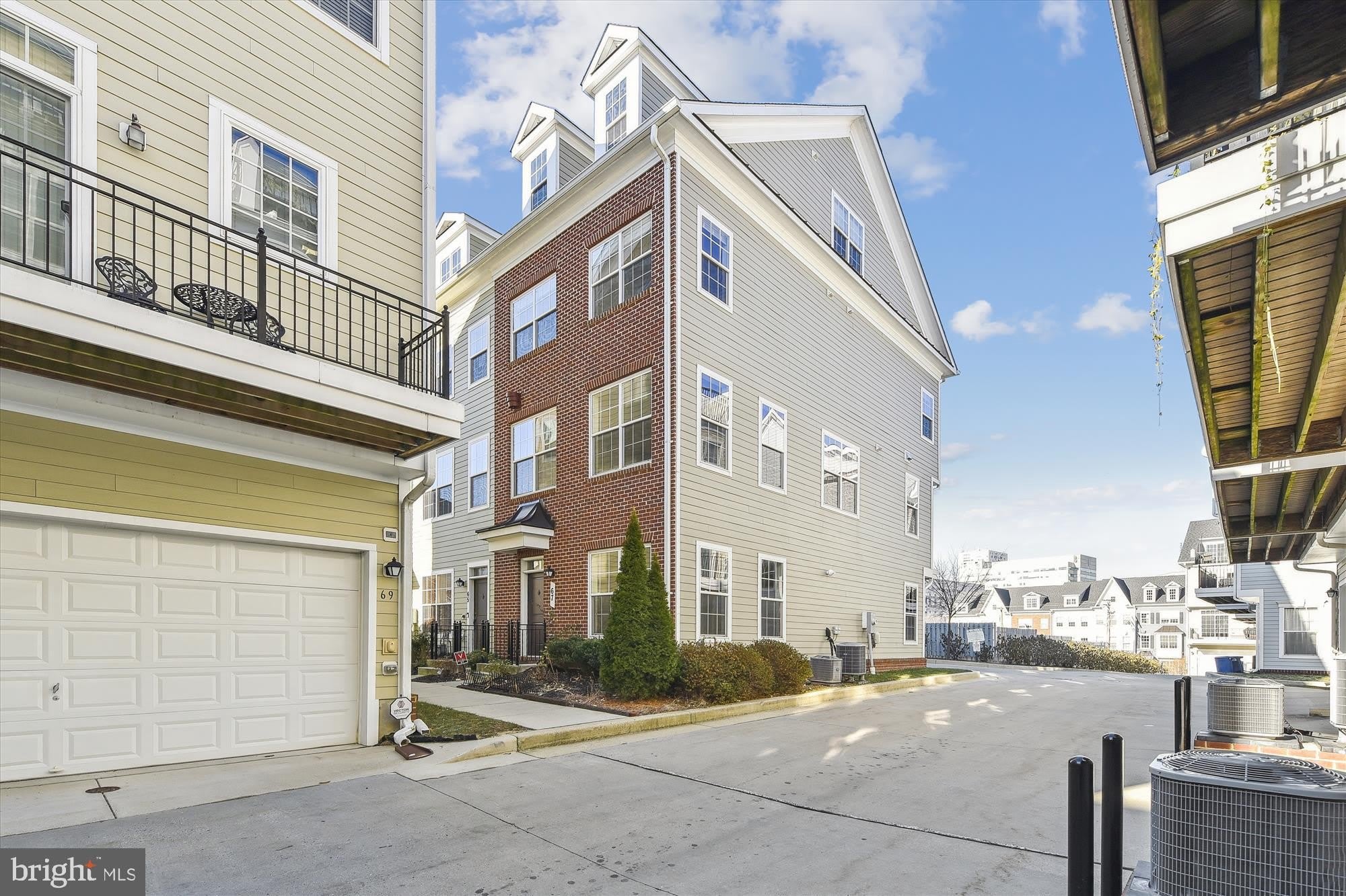 67 Linden Place – photo 1 of 236
