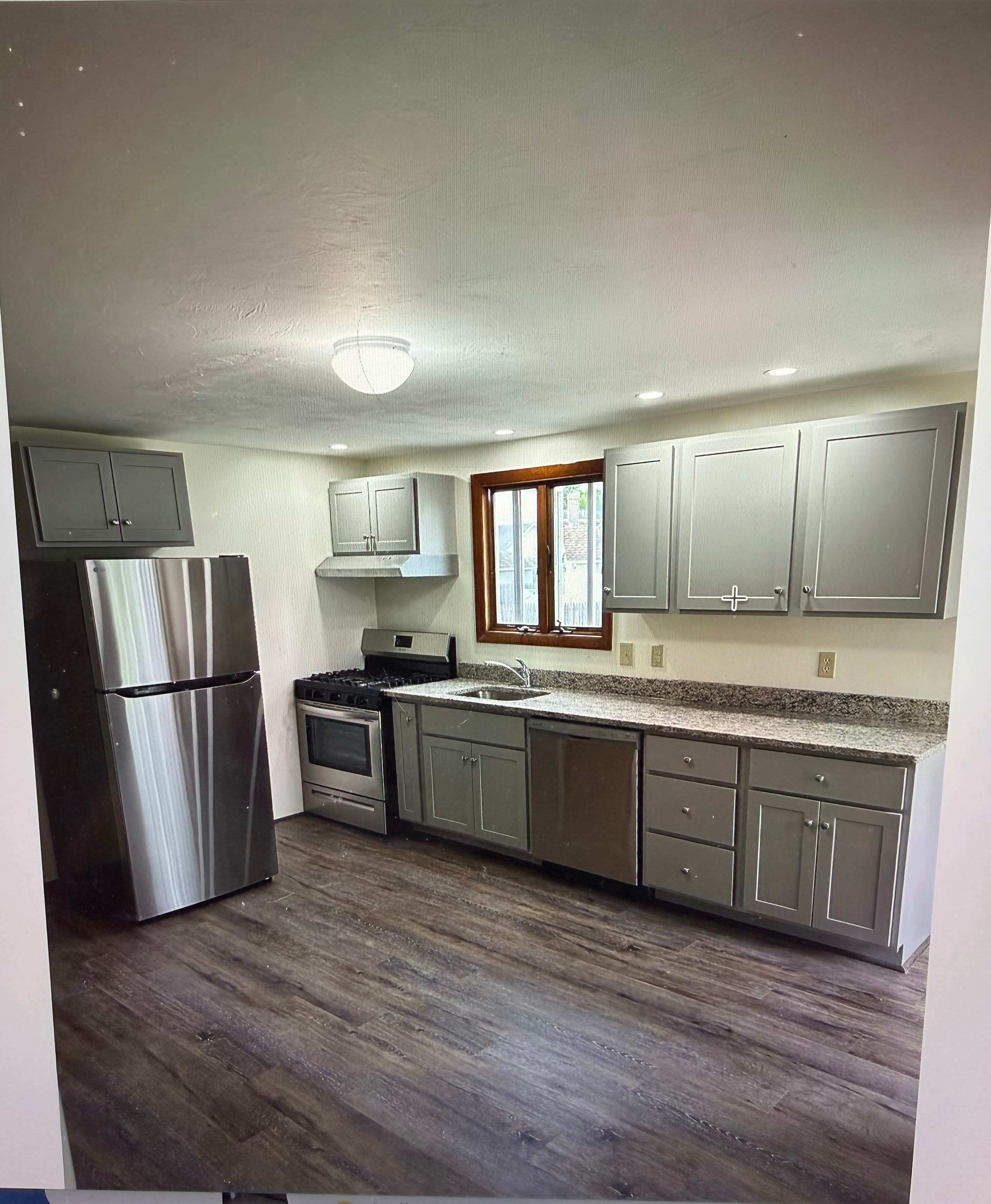 60 Ivy St – photo 1 of 21