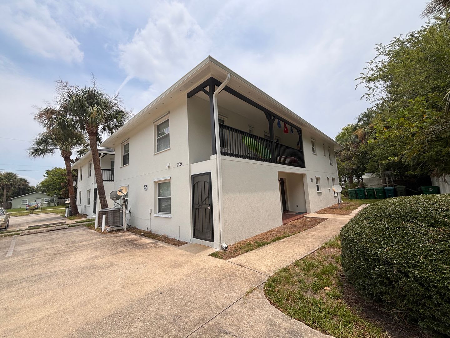 Move-In Ready 2BR First-Floor Condo Just Minutes from Jax Beach! – photo 1 of 18