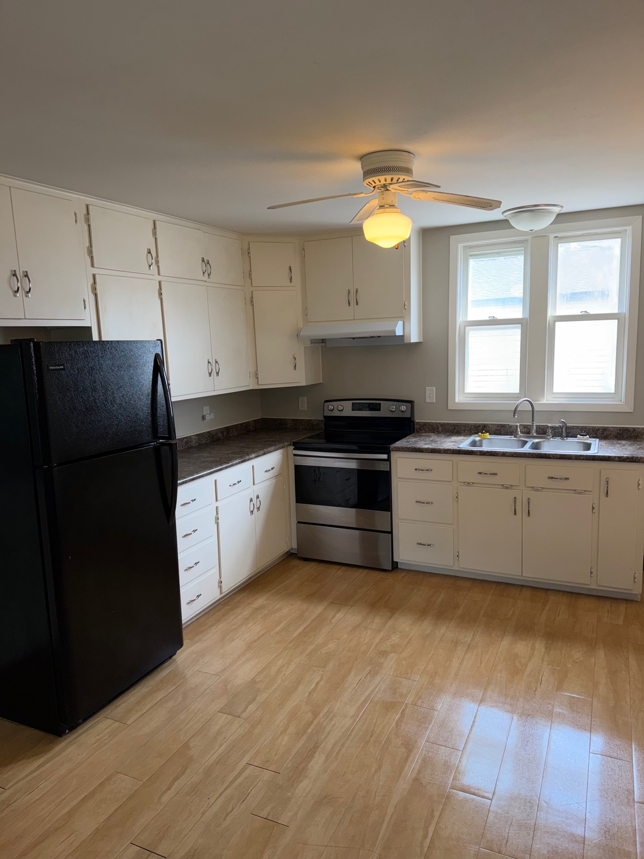 236 Main St S – photo 1 of 9