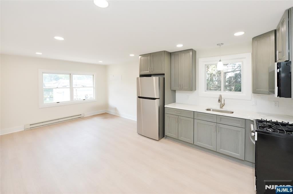 255 Rea Avenue – photo 1 of 14