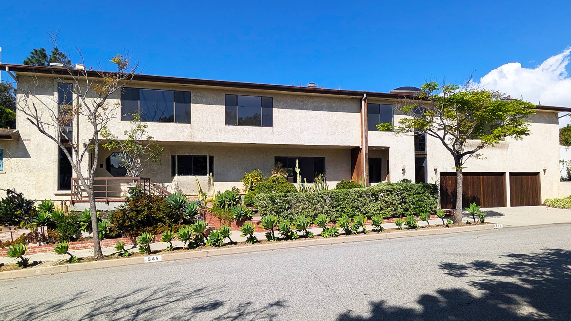 545 Hillgreen Dr – photo 1