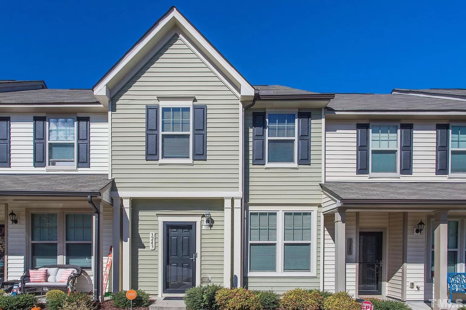 Room in 4 Bedroom Home at Warm Springs Ln – photo 1