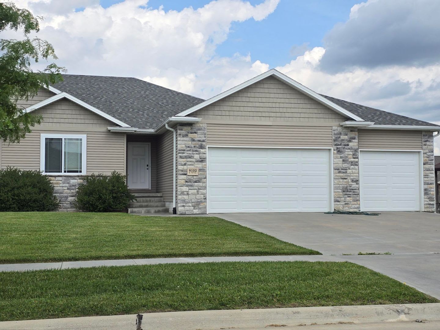Luxury Town Homes – photo 1 of 208