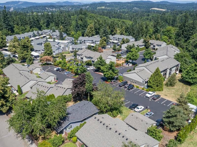 Veri on Cascade Forest Heights – photo 1 of 10