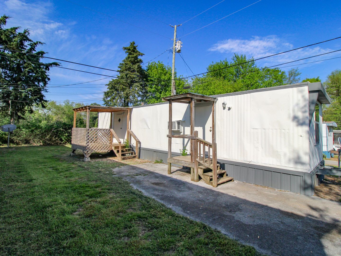 Affordable Living in the Heart of Fayetteville! – photo 1 of 12