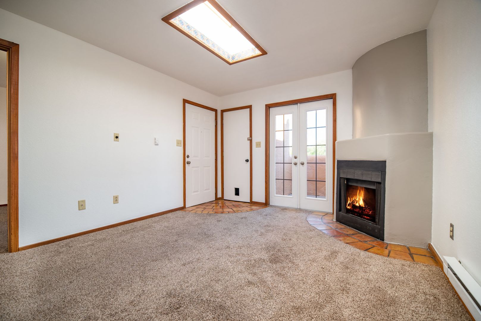 Sweet, Small Private Unit Available Now! – photo 1
