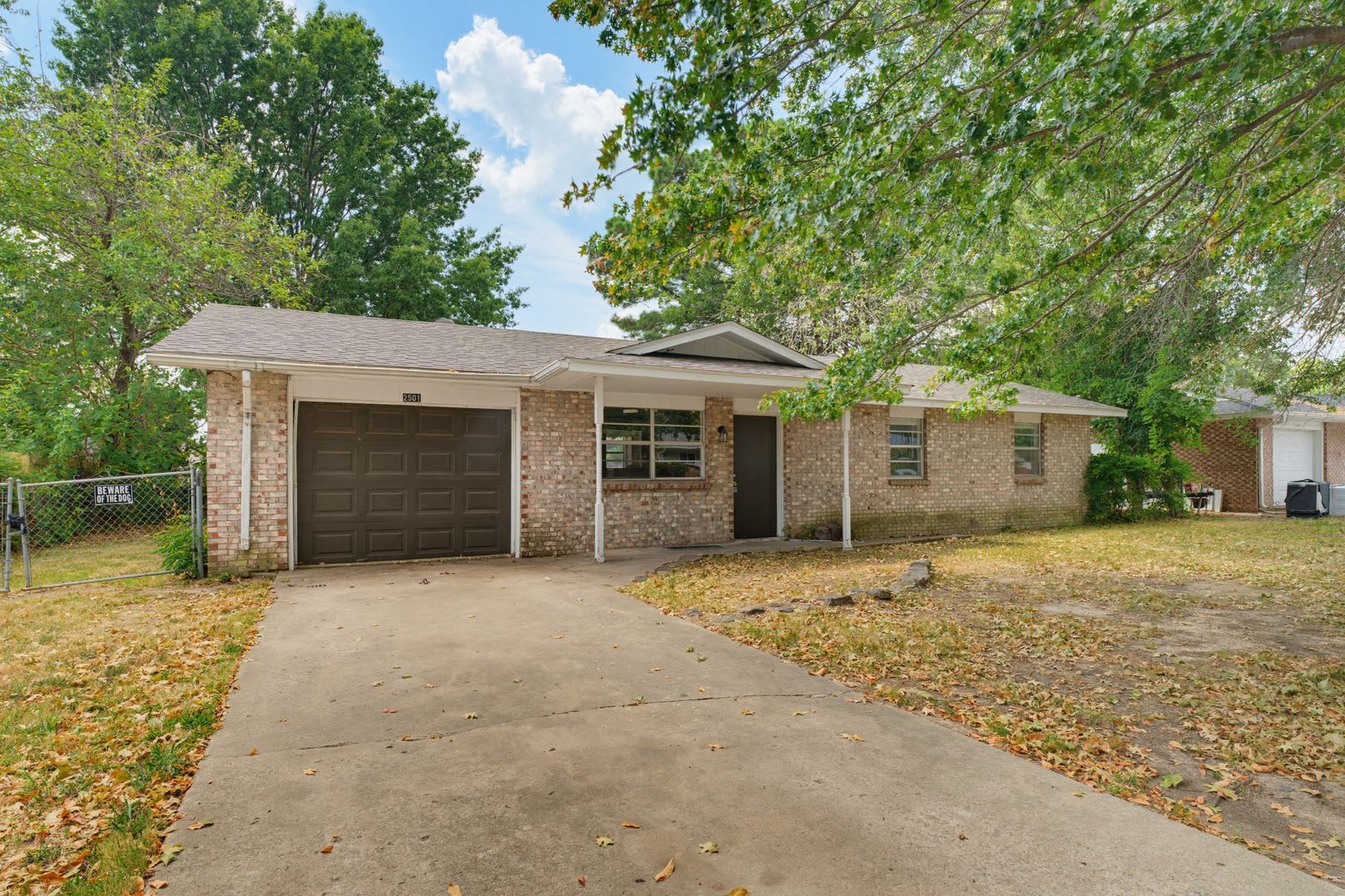 Charming 3-bedroom, 1.5-bath home in Springdale – photo 1