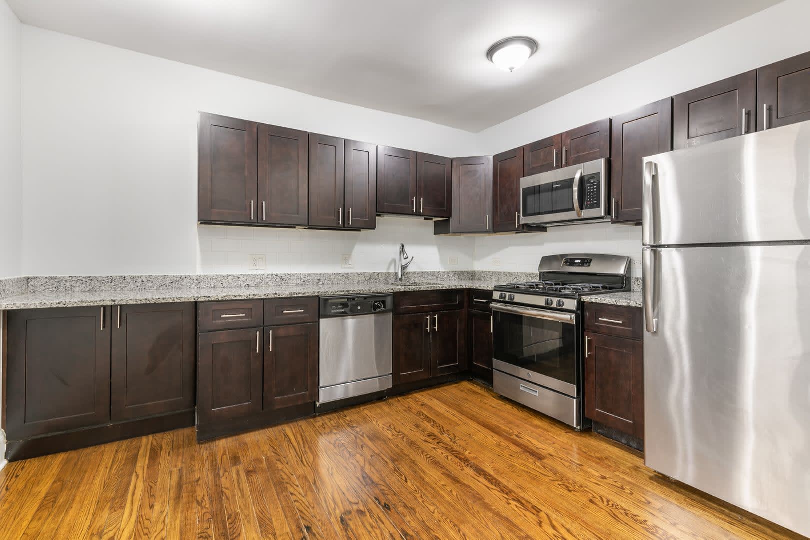 1611 W Juneway Terrace – photo 1