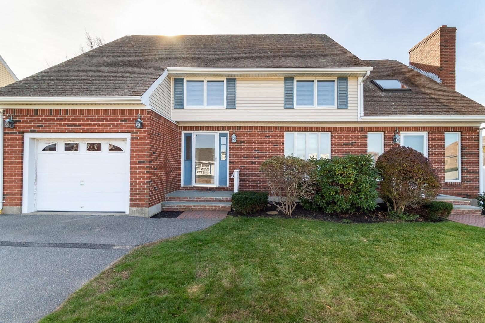 7 Lowell Street – photo 1 of 21