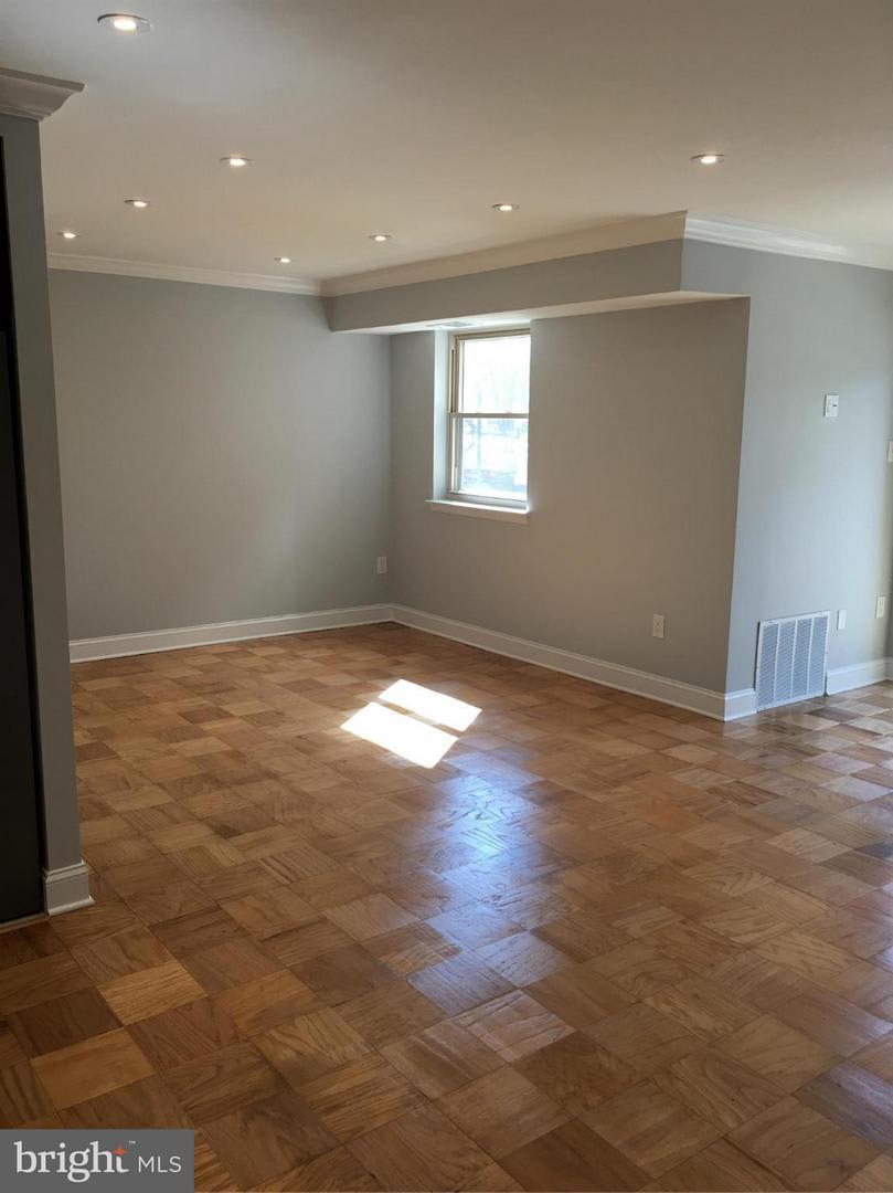 2205 Greenery Ln – photo 1 of 27