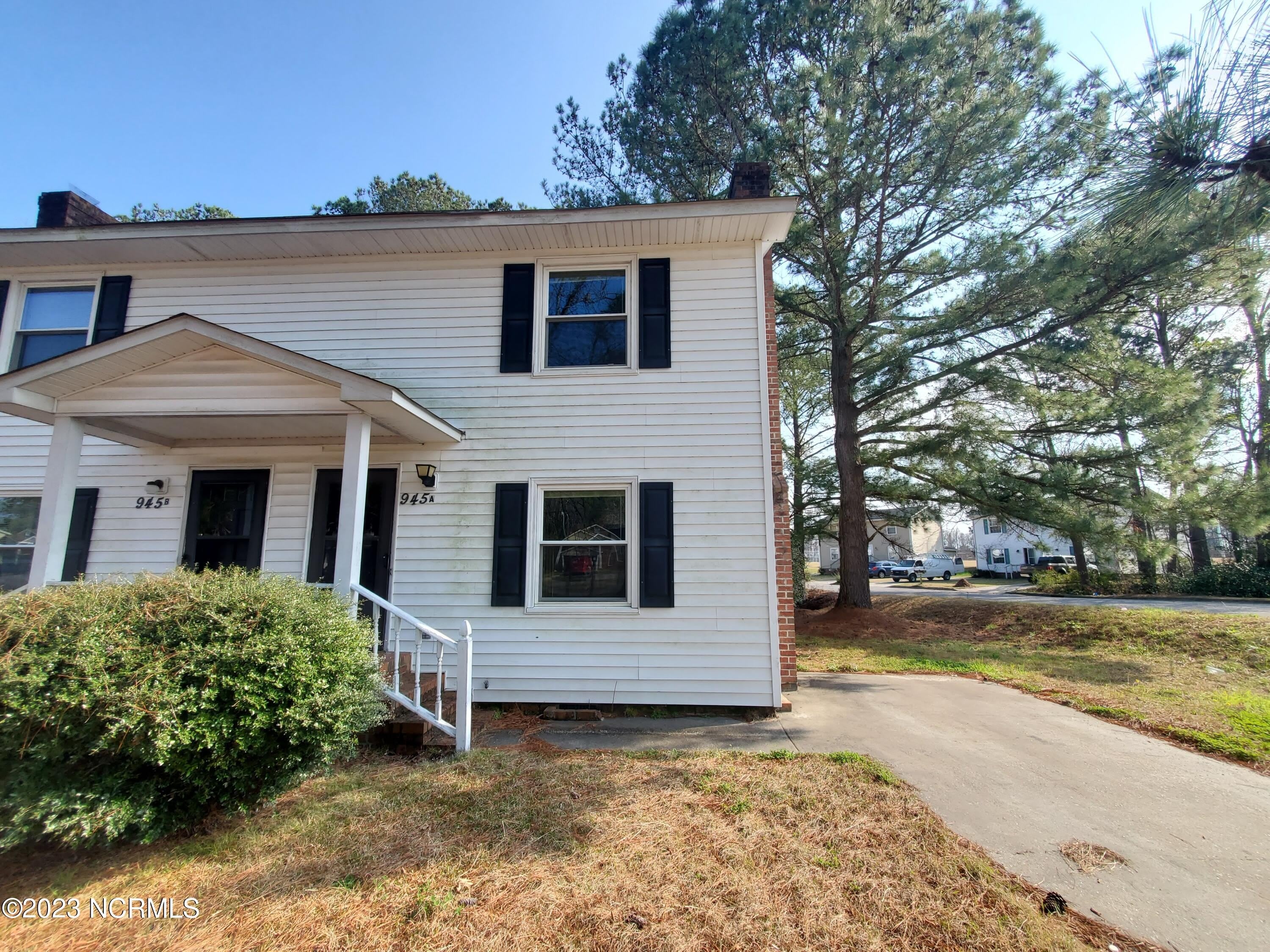 945 B'S Barbeque Road – photo 1