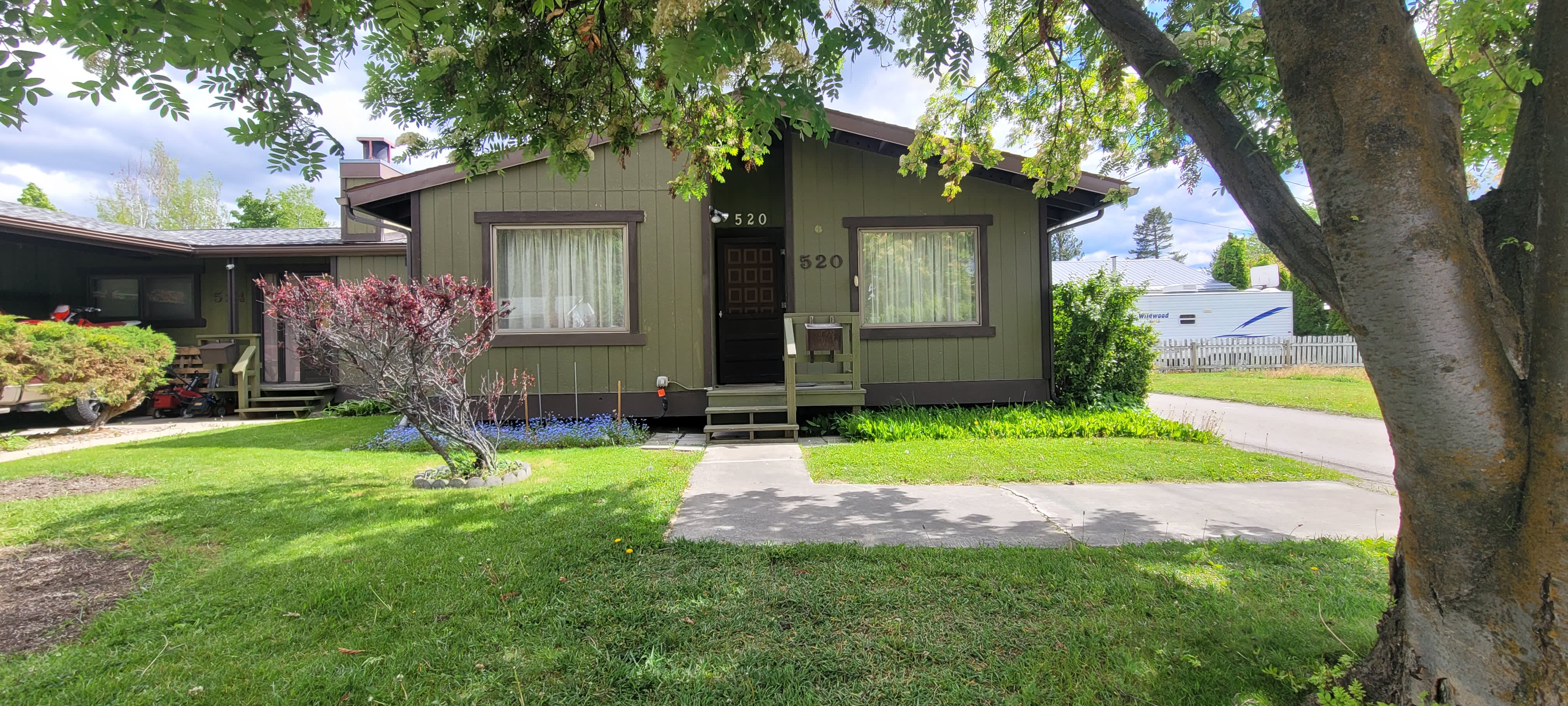 520 12th St E – photo 1 of 14