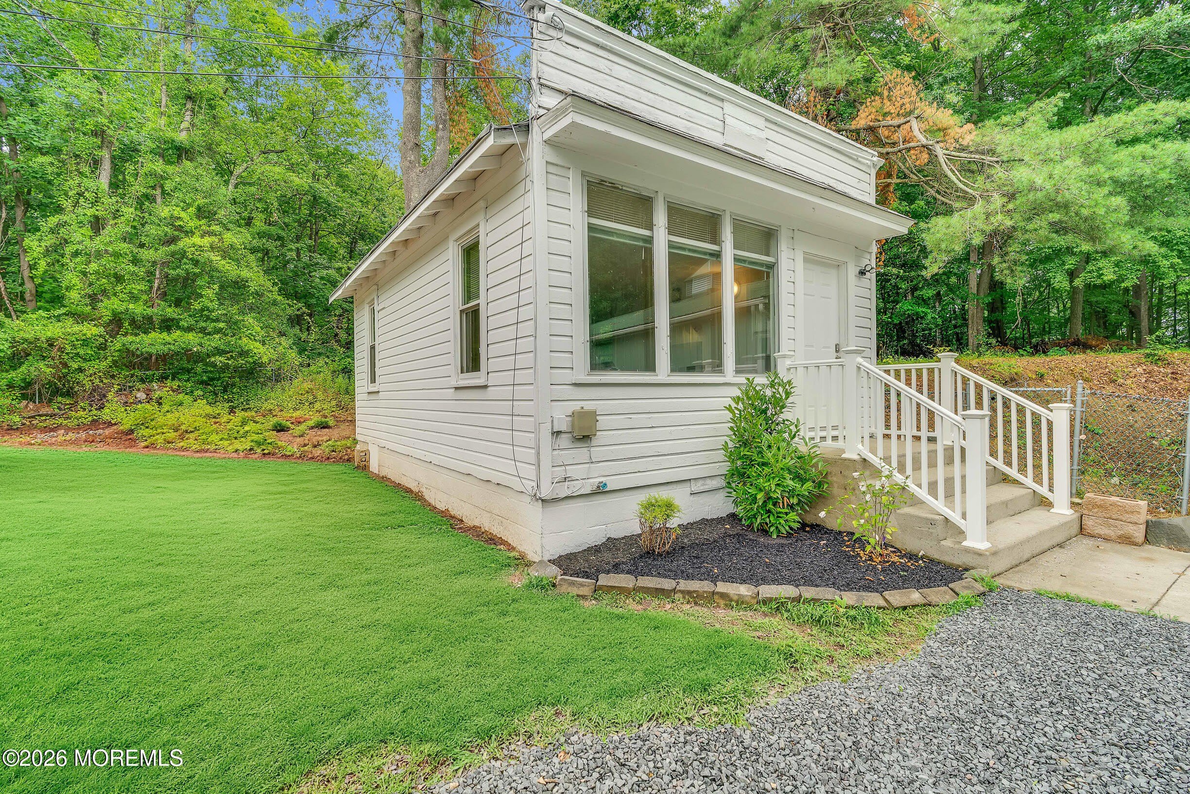 302 Schoolhouse Road – photo 1