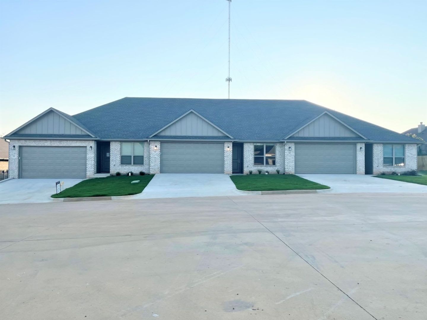 Luxury 3 Bedroom 2 Bath Townhomes In Bullard Isd – photo 1 of 193