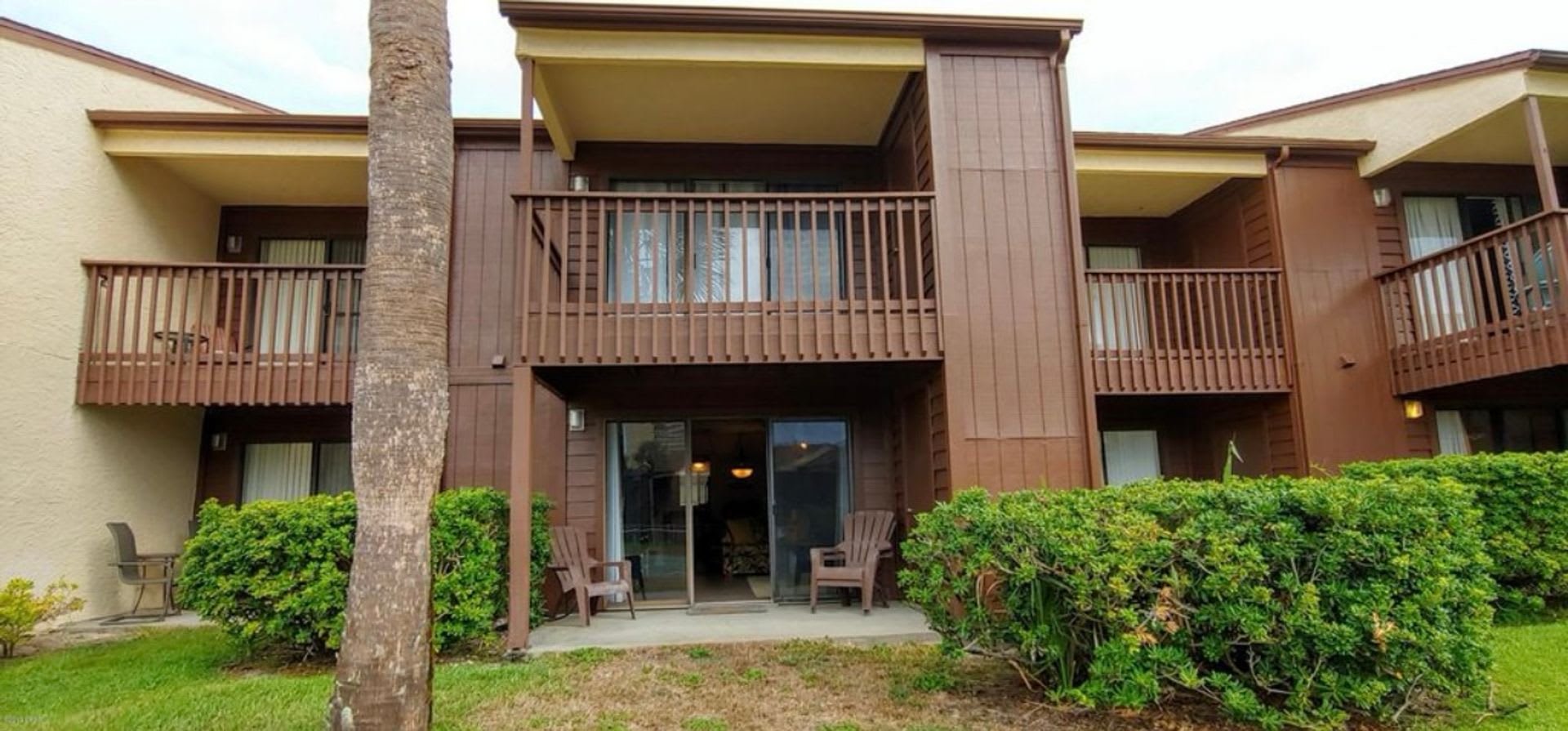 2 BR and 2 Baths overlooking the Tennis Court – photo 1