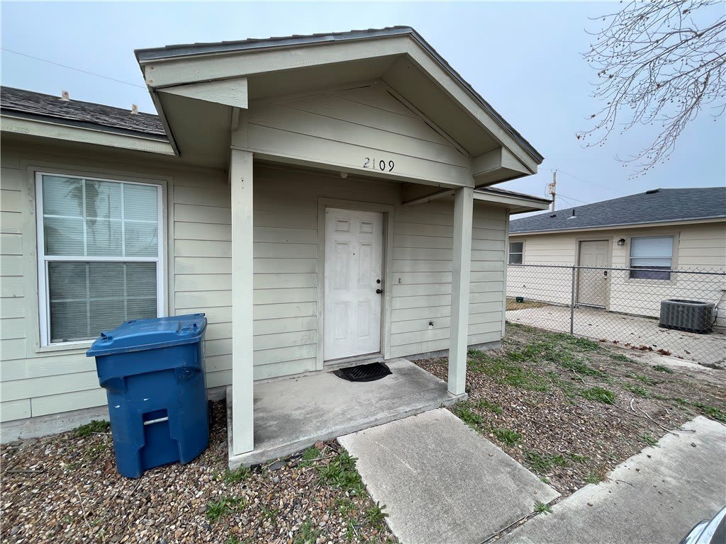 2109 Breezeway – photo 1 of 12