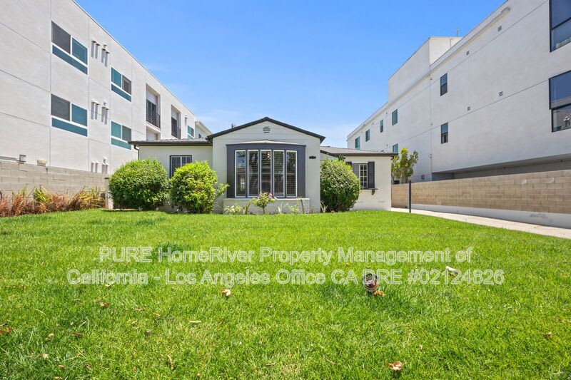 1534 Hayworth Ave – photo 1