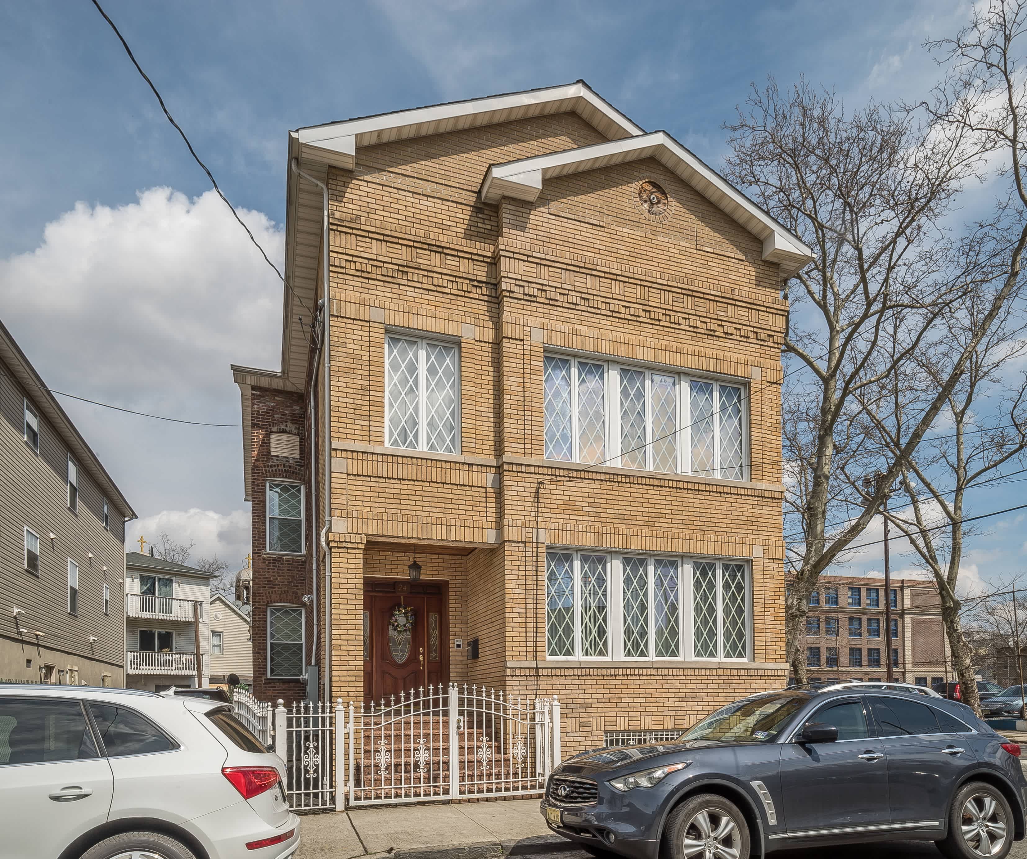 24 Elm Road – photo 1