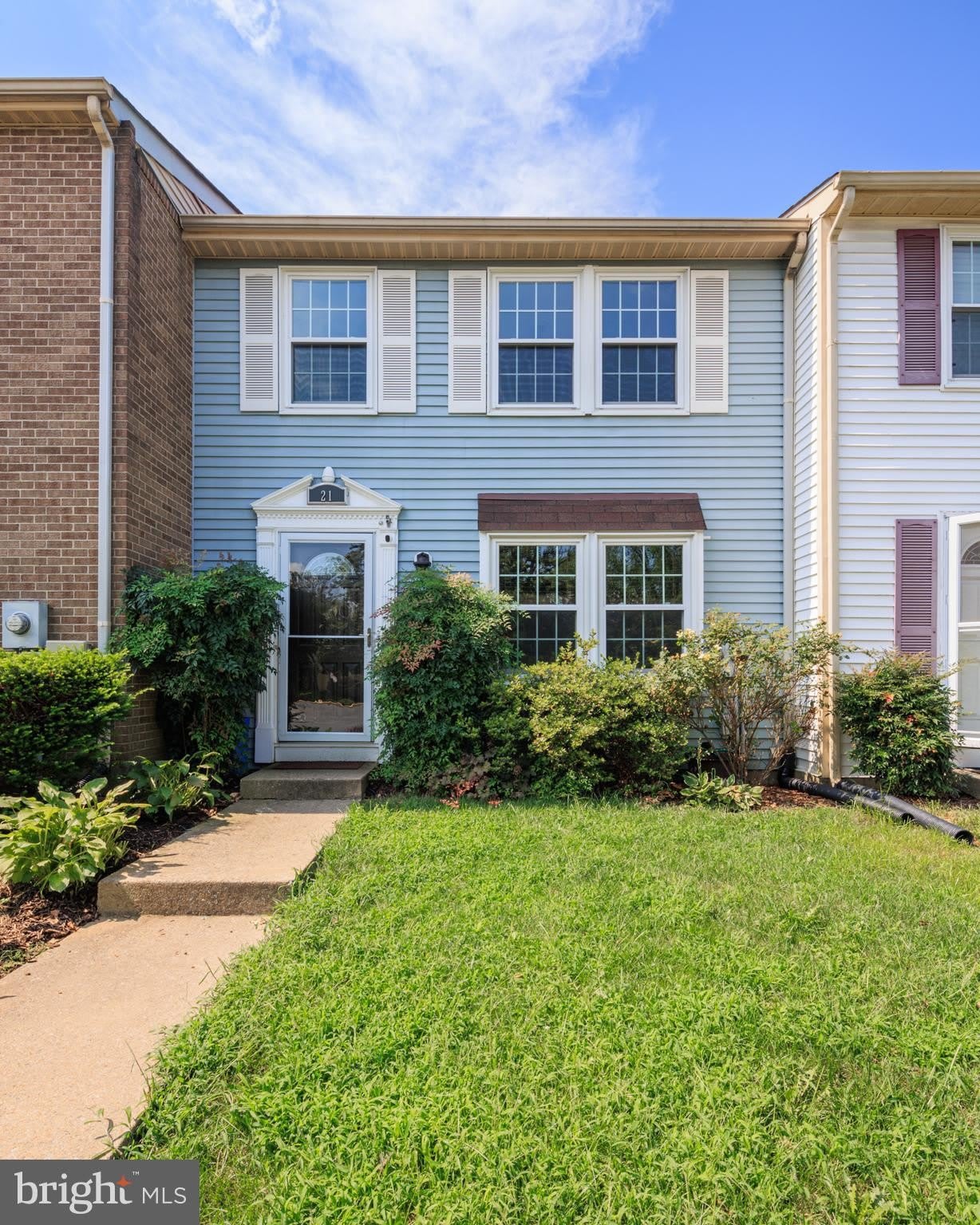 21 VALLEY PARK Court – photo 1 of 30