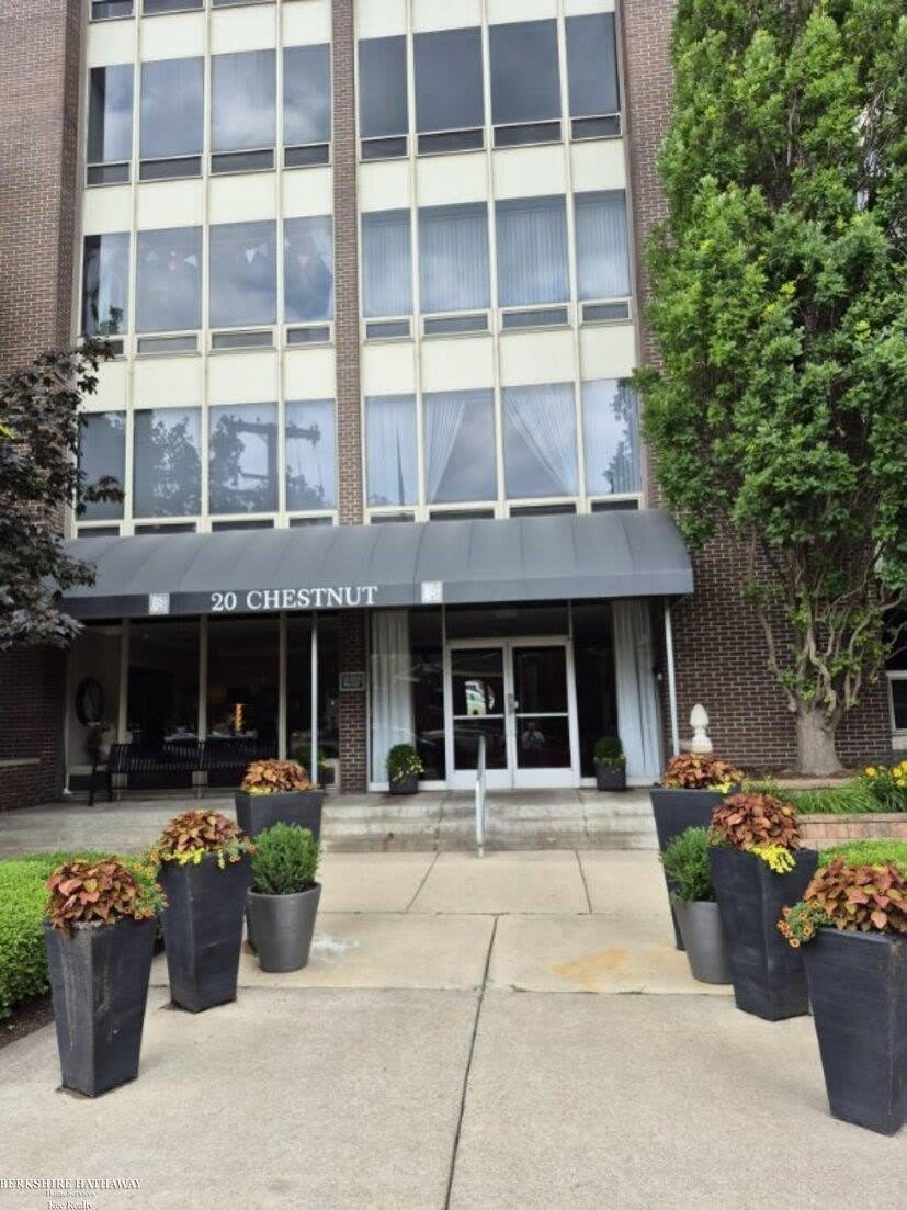 20 Chestnut Street – photo 1 of 32