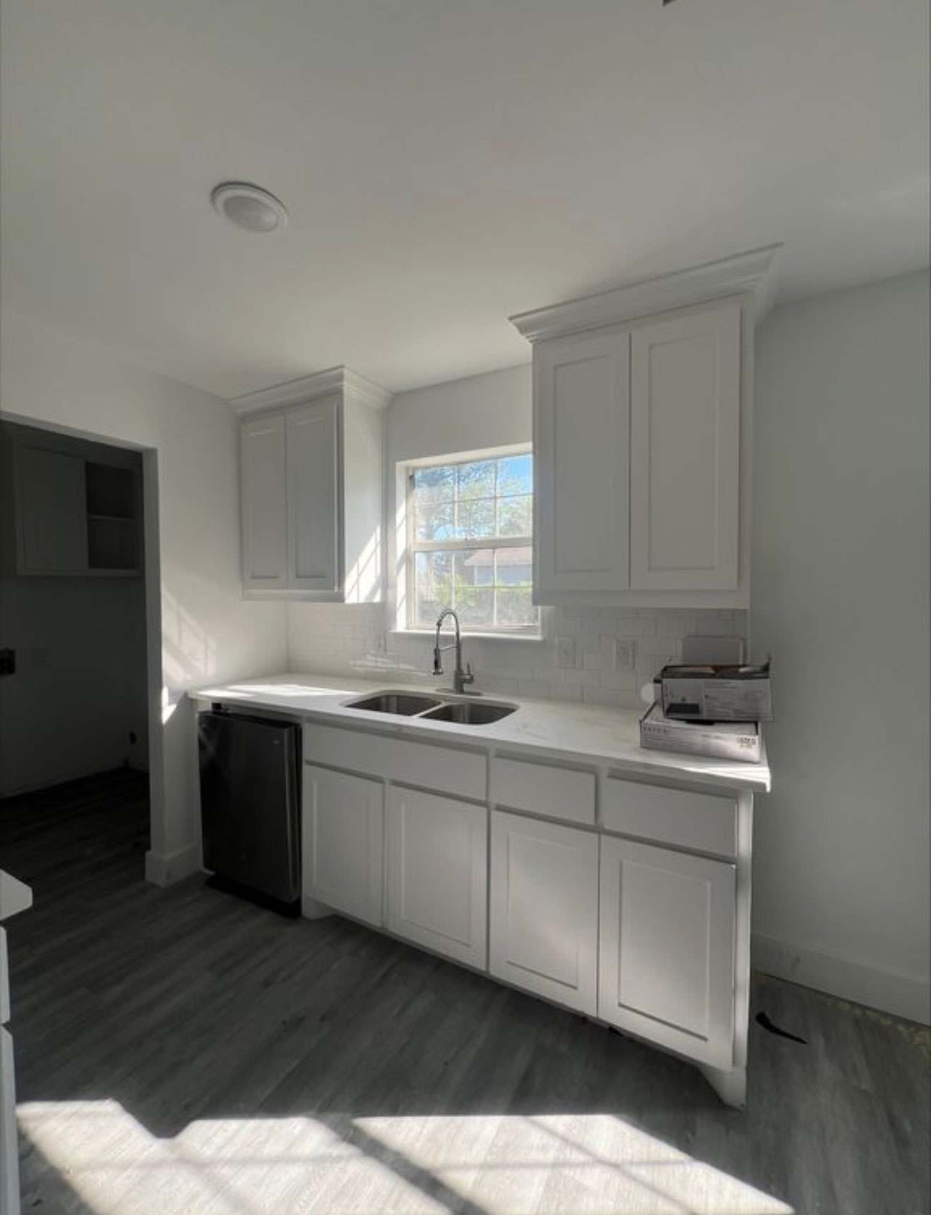 301 West Rochester Street – photo 1 of 5