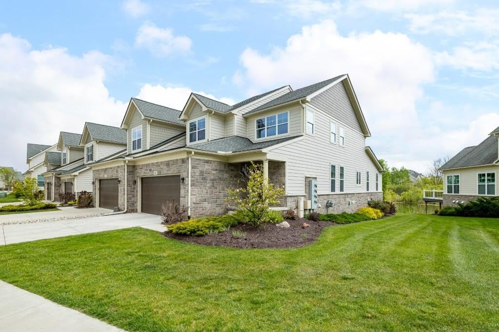 3031 N Spurway Drive – photo 1 of 121