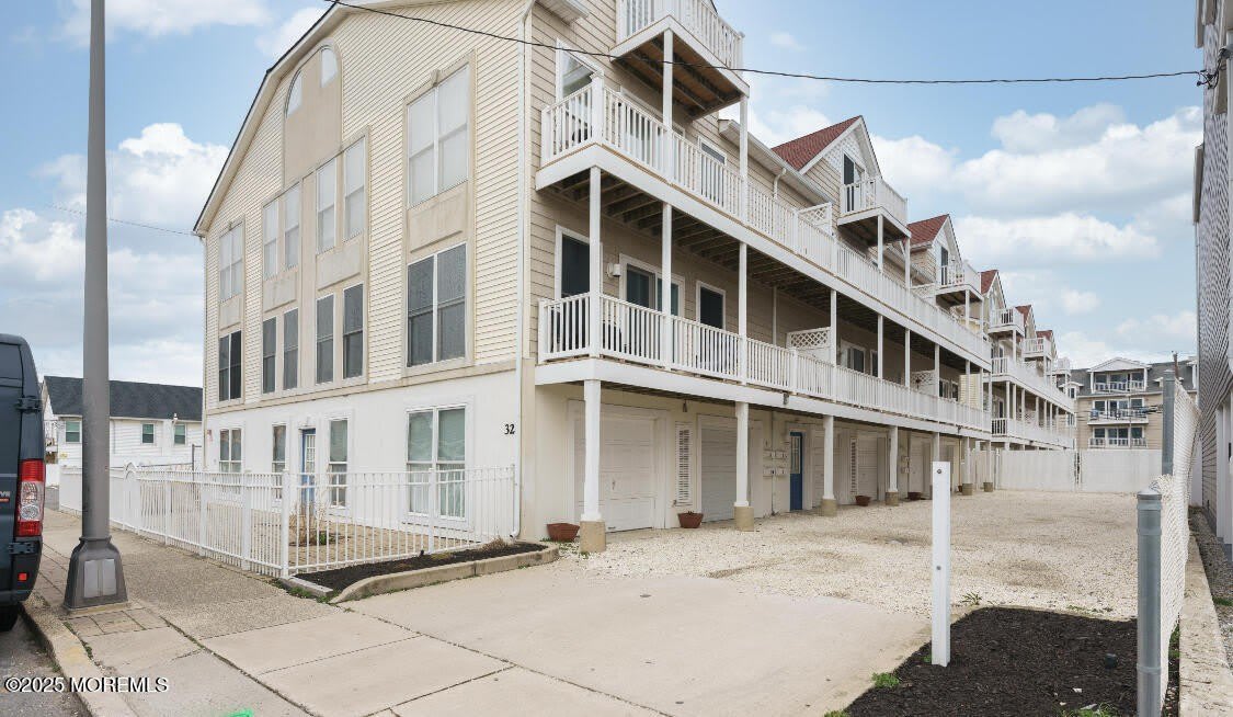 32 Webster Avenue – photo 1 of 15