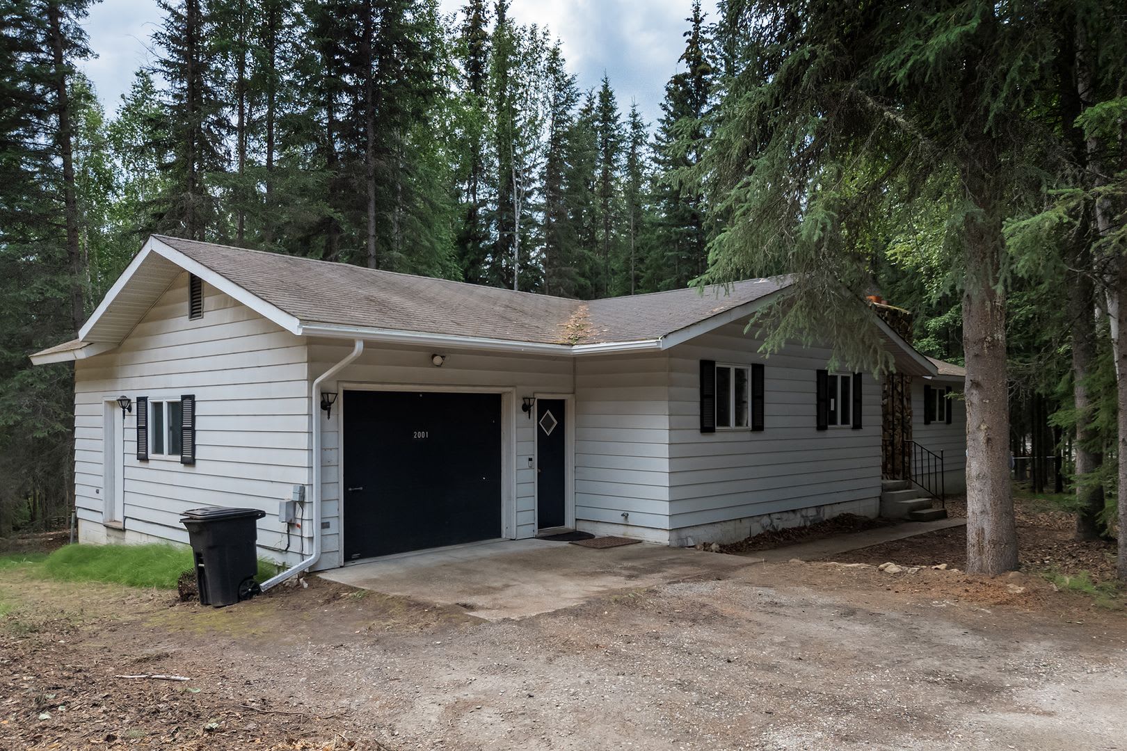 Vintage Charm Meets Modern Comfort in Fairbanks! – photo 1 of 32