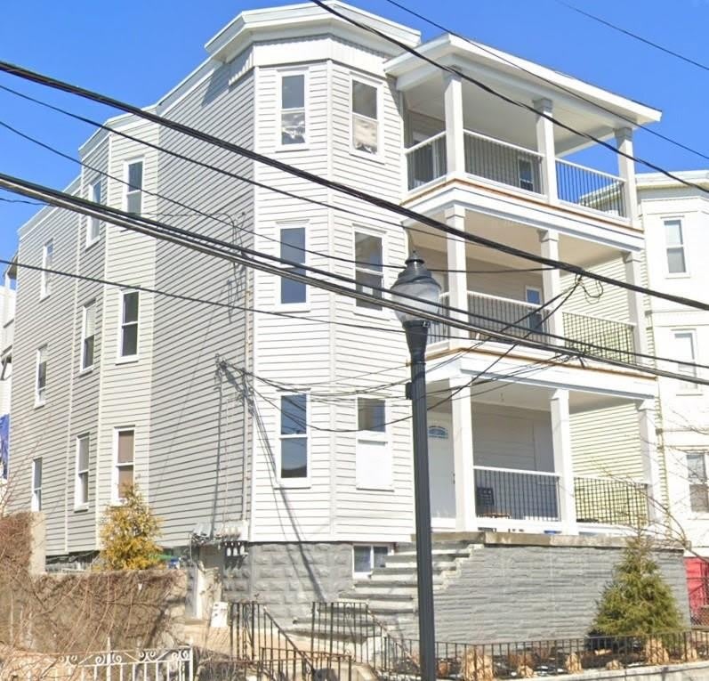 40 Temple Street – photo 1
