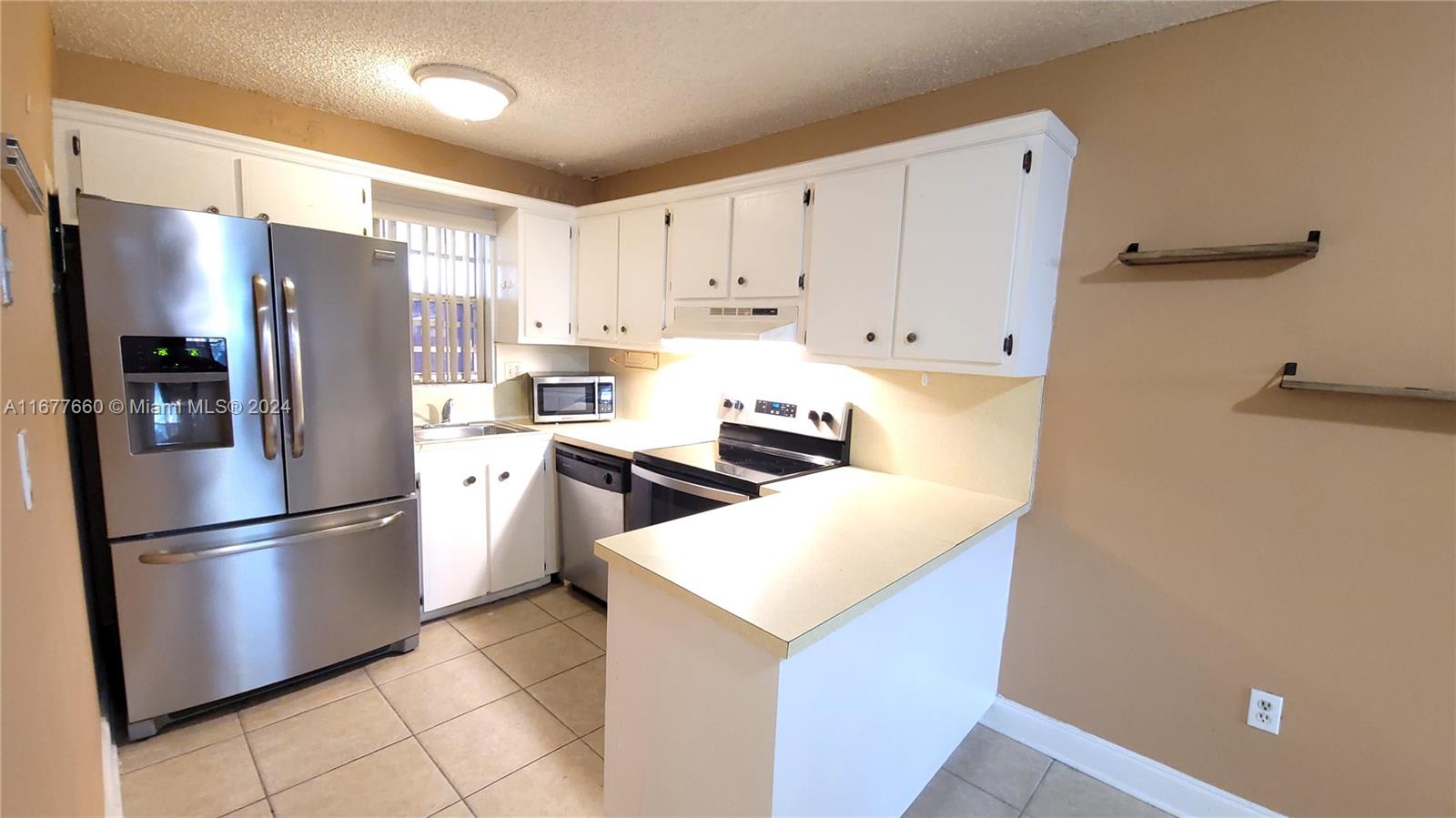 600 Ne 25th St – photo 1