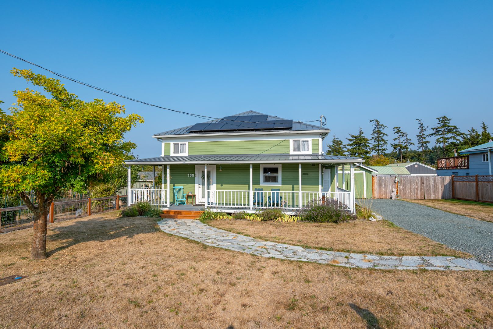 Beautiful 4 Bedroom Home In The Heart Of Coupeville Partial Water Views Walkable To Downtown – photo 1 of 27