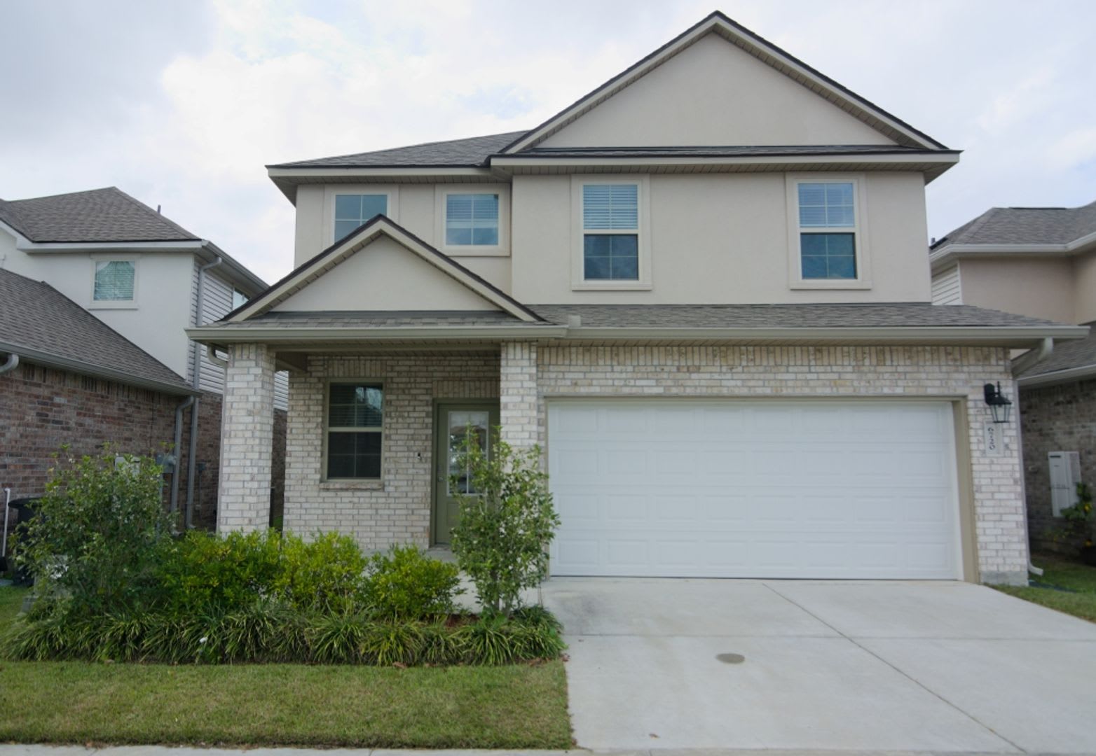 LOCATION, LOCATION, LOCATION!! Stunning 5 bedroom 3 bath home! – photo 1 of 28