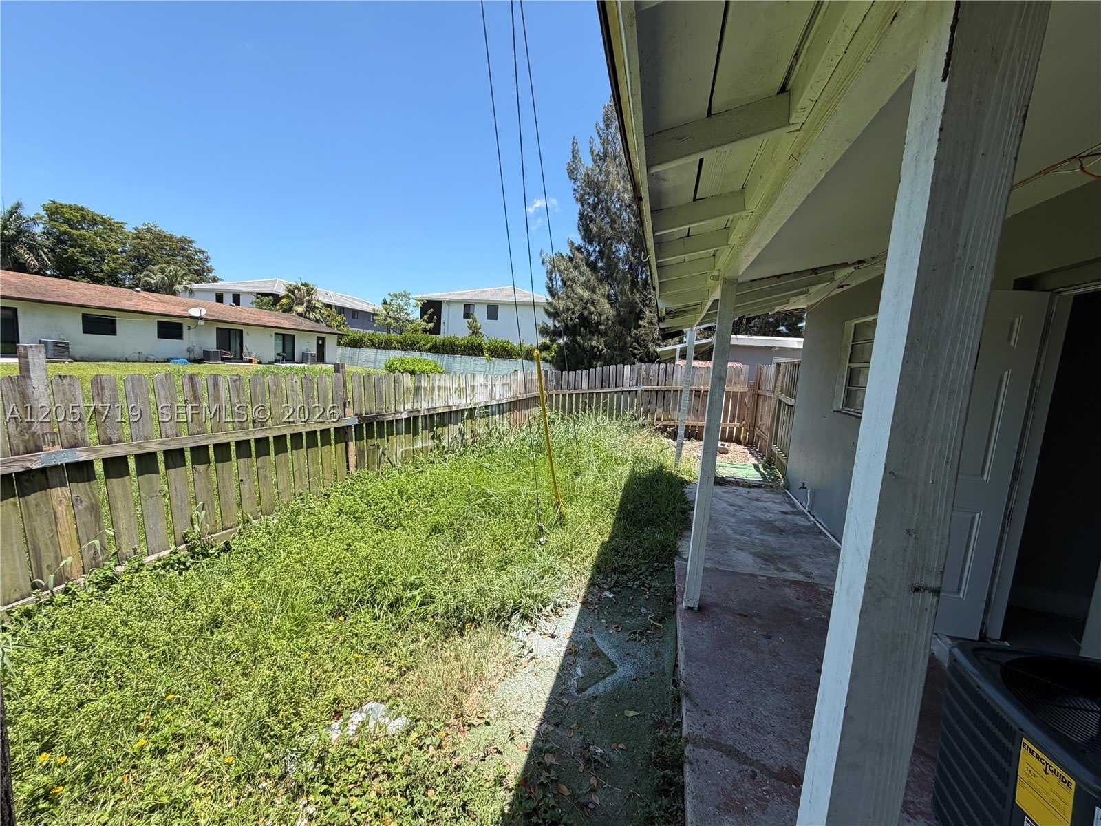 4680 SW 33rd Ave – photo 1